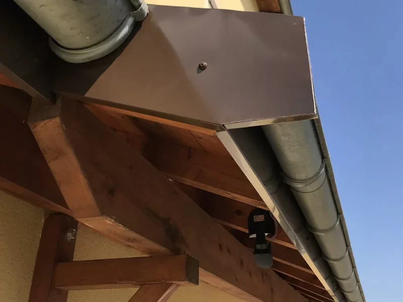 Pose de goutti&egrave;re &agrave; Lattes